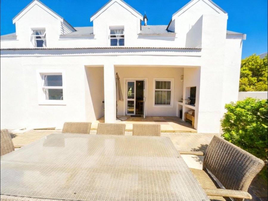 4 Bedroom Property for Sale in Westcliff Western Cape